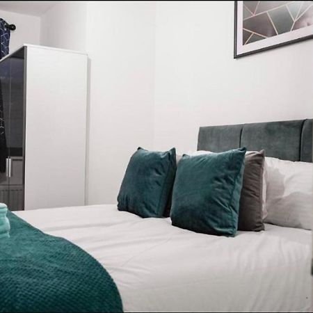 Two Bedrooms, Two Bath, Up To 3 Beds 1 Sofa - Slough Windsor Legoland Dış mekan fotoğraf