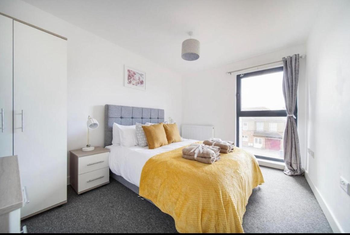 Two Bedrooms, Two Bath, Up To 3 Beds 1 Sofa - Slough Windsor Legoland Dış mekan fotoğraf