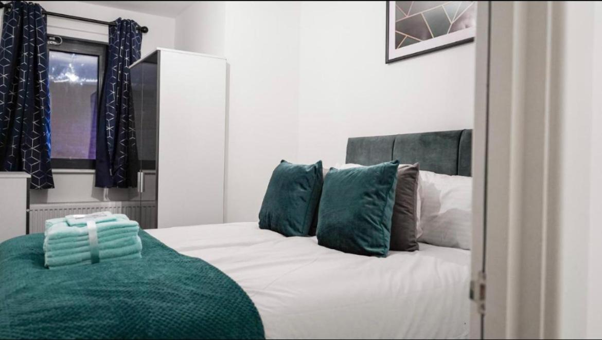 Two Bedrooms, Two Bath, Up To 3 Beds 1 Sofa - Slough Windsor Legoland Dış mekan fotoğraf