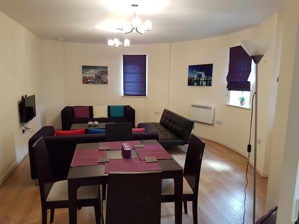 Two Bedrooms, Two Bath, Up To 3 Beds 1 Sofa - Slough Windsor Legoland Dış mekan fotoğraf