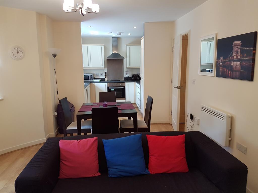Two Bedrooms, Two Bath, Up To 3 Beds 1 Sofa - Slough Windsor Legoland Dış mekan fotoğraf