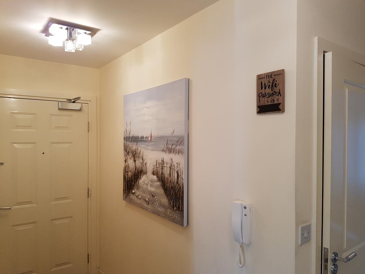 Two Bedrooms, Two Bath, Up To 3 Beds 1 Sofa - Slough Windsor Legoland Dış mekan fotoğraf